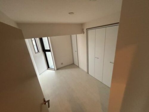 洋室4.9帖(寝室)