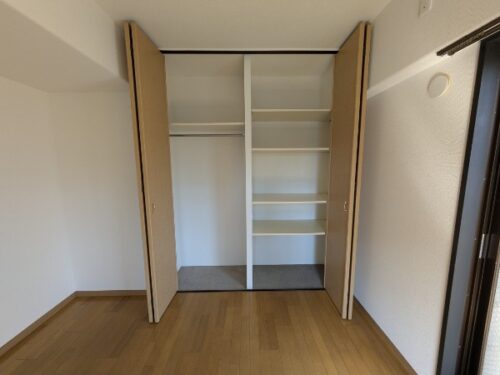 洋室6帖　収納(内装)
